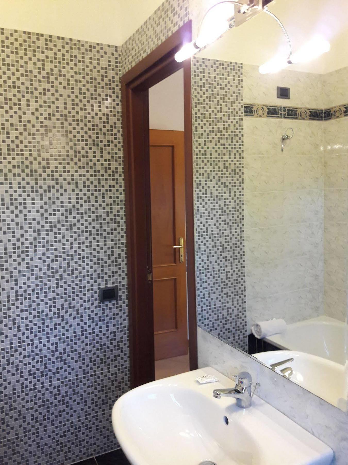 פונטה גלריה Nuova Fiera Apart. מראה חיצוני תמונה